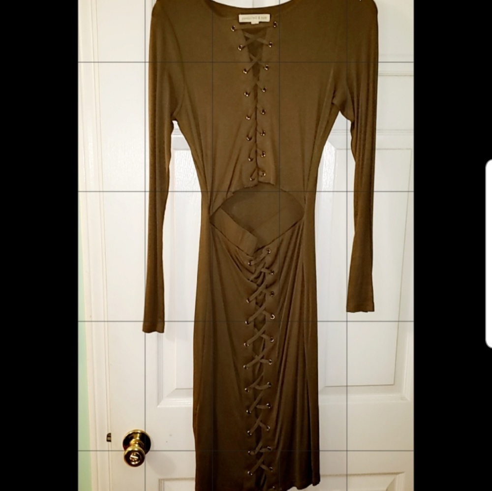 Dress - Picture 3 of 3